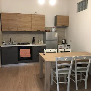 https://la-casa-nellantico-cortile.taorminaitalyhotels.com